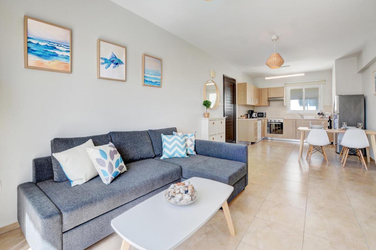 ♥ Sunny&Cozy Family Apartment ★ Walk To The Beach☼ Paralimni Exterior foto