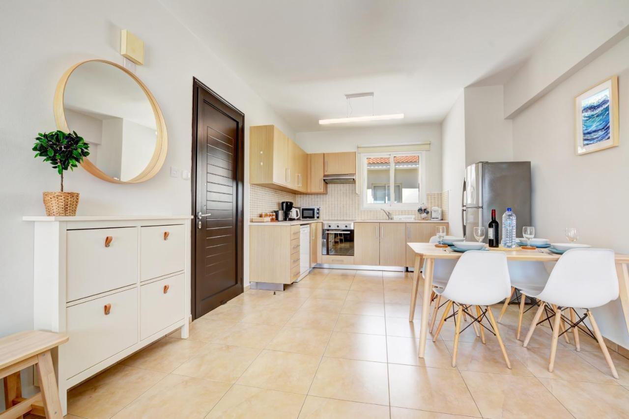 ♥ Sunny&Cozy Family Apartment ★ Walk To The Beach☼ Paralimni Exterior foto