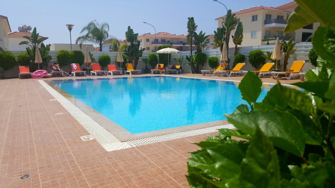 ♥ Sunny&Cozy Family Apartment ★ Walk To The Beach☼ Paralimni Exterior foto